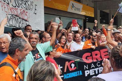 Brezilya'da Petrobras İşçileri grevde