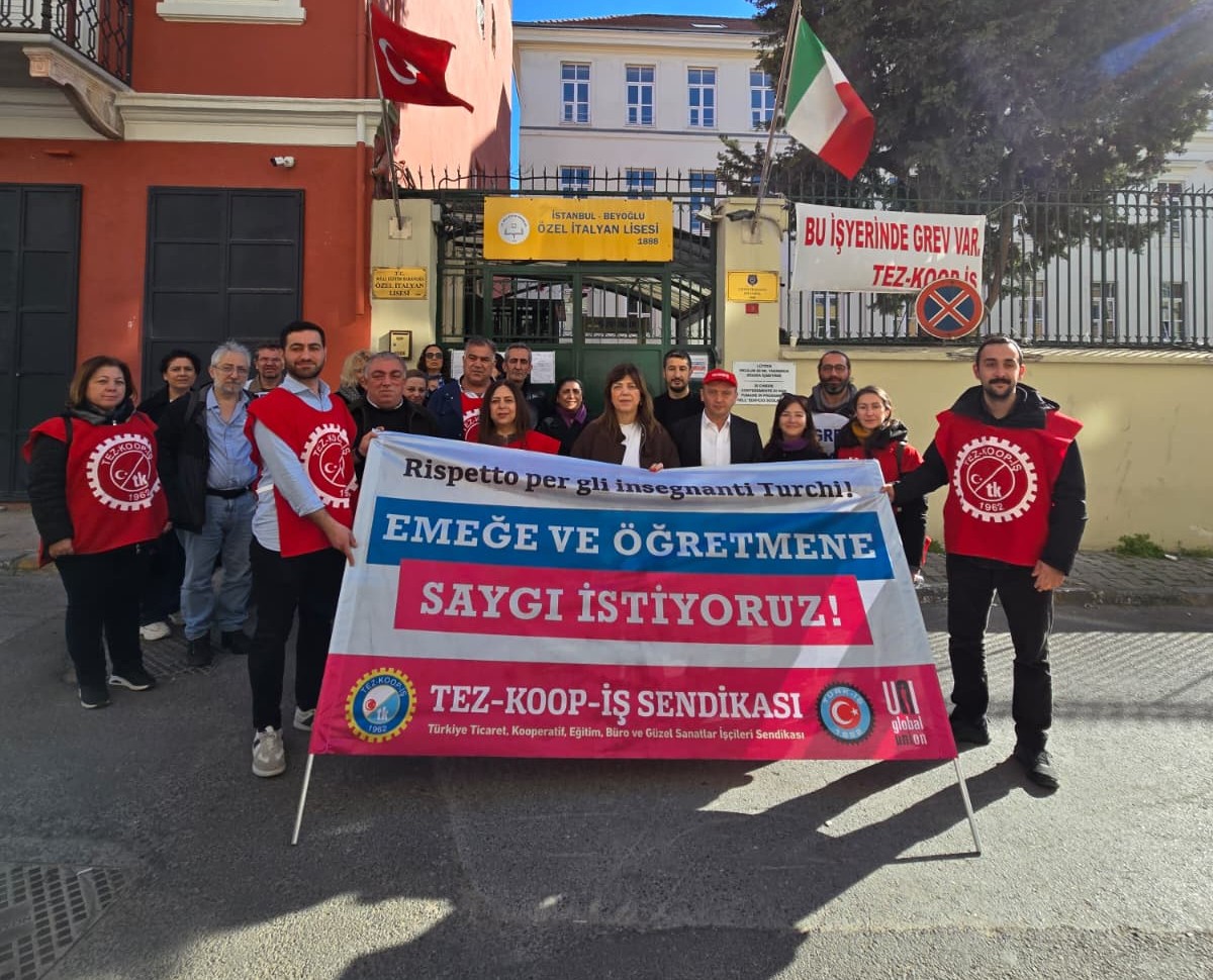 İtalyan Lisesi öğretmenleri grevde