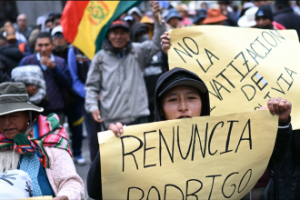 Bolivya'da devlet başkanına yönelik "Rodrigo İstifa" çağrıları